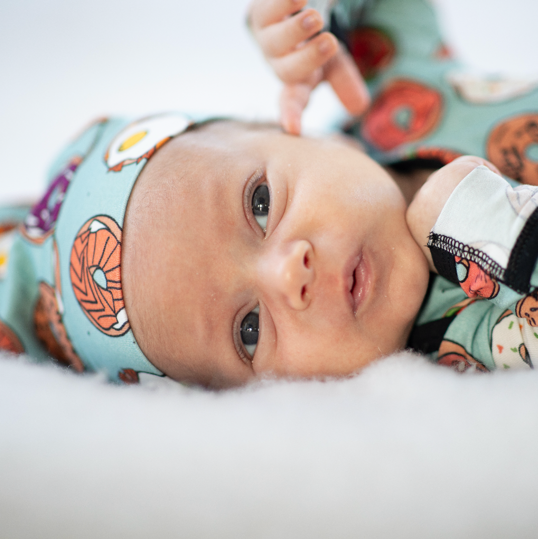 Bagels Bamboo Knotted Newborn Gown + Hat Set